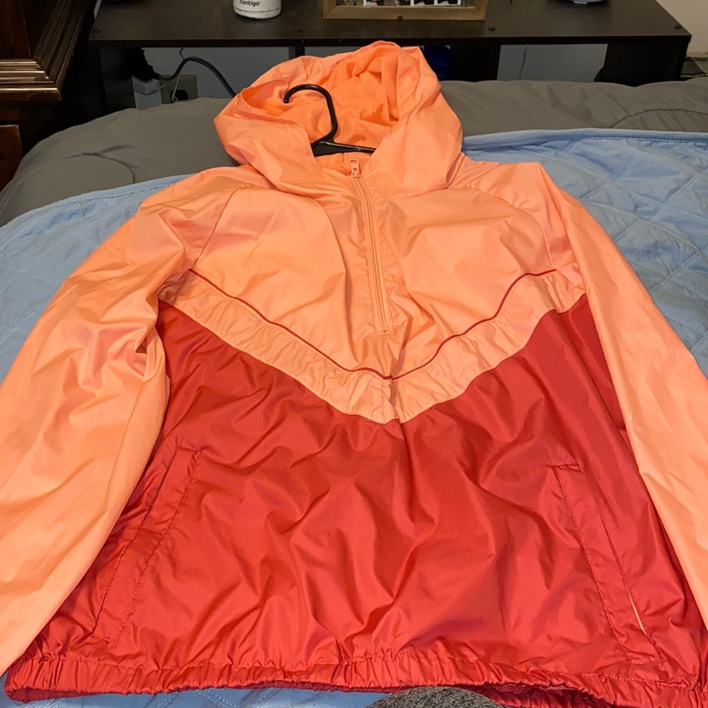 Xersion- Water resistant pull over!